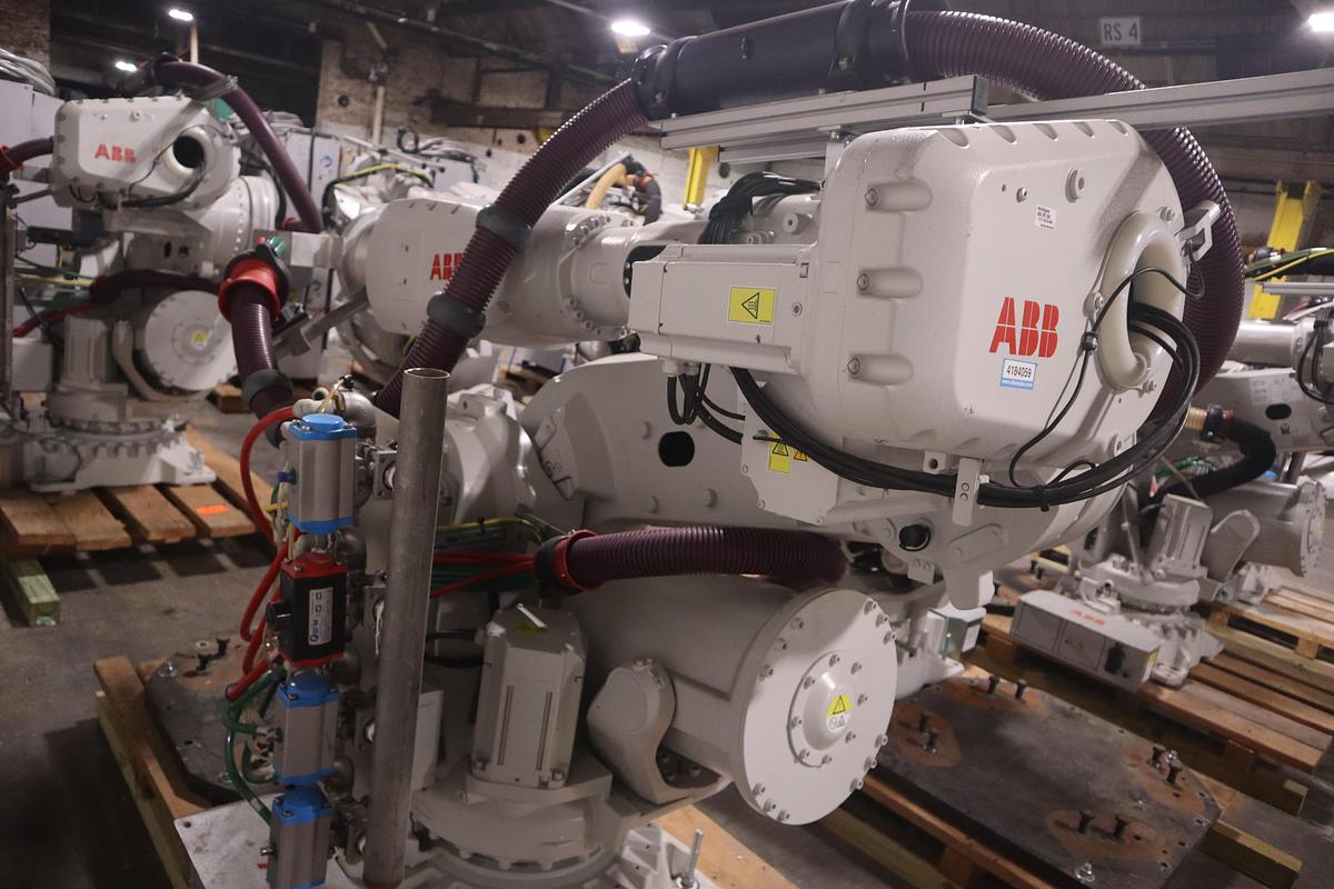 ABB MODEL IRB 6700-300/2.70 ROBOT 6-AXIS MANUFACTURED 2021
