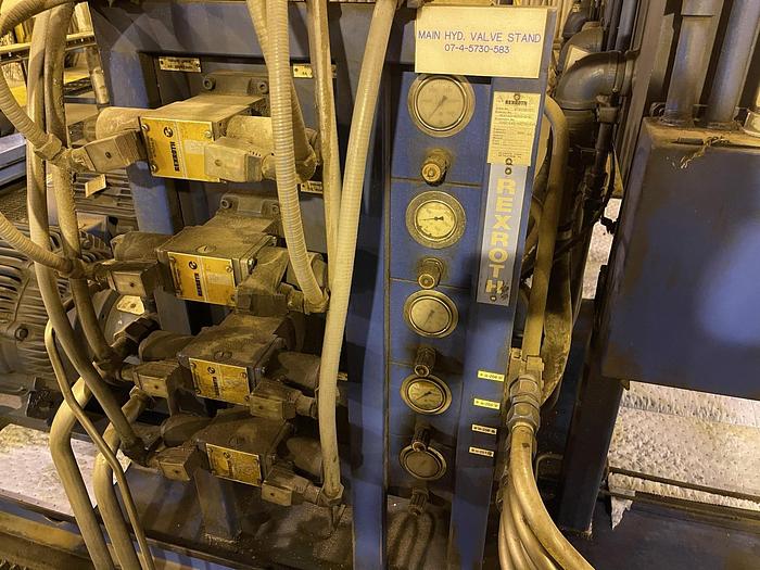 Used MOBIL HYDRAULIC OIL GEAR