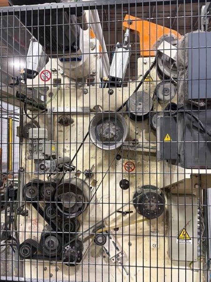 Used 108" WIDE MAFLEX HESTIA MODEL SA-502 INDUTRIAL ROLL REWINDER