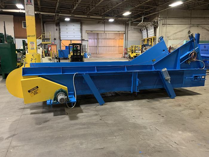 Used SHRED-TECH SHREDDER WITH TWIN 40 HP MOTORS WITH CONVEYOR