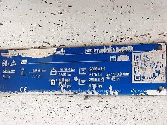 Used 90" CASCADE TISSUE ROLL CLAMP CLASS IV MOUNT