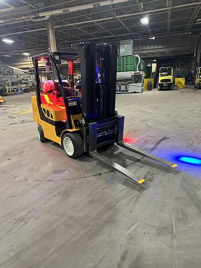 Used 8,000 POUND CAPACITY YALE GLC080VXNGSE88 FORKLIFT SIDESHIFTER AND FORK POSITIONER - ON HOLD (NEEDS WORK)