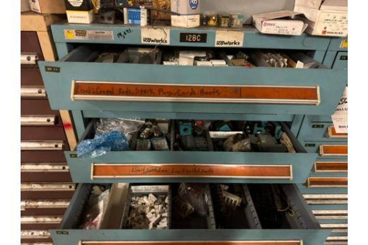 Used VIDMAR 11 DRAWER CABINET 