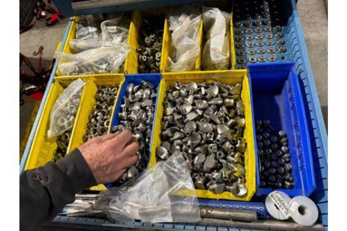 Used LYON 11 DRAWER TOOL CABINET CONTENTS NOT INCLUDED