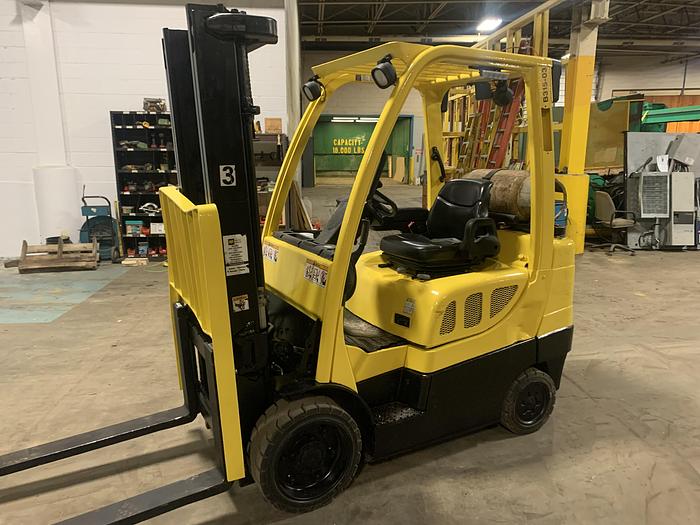 Used 6,000 POUND HYSTER S60FT FORKLIFT 2-STAGE MAST