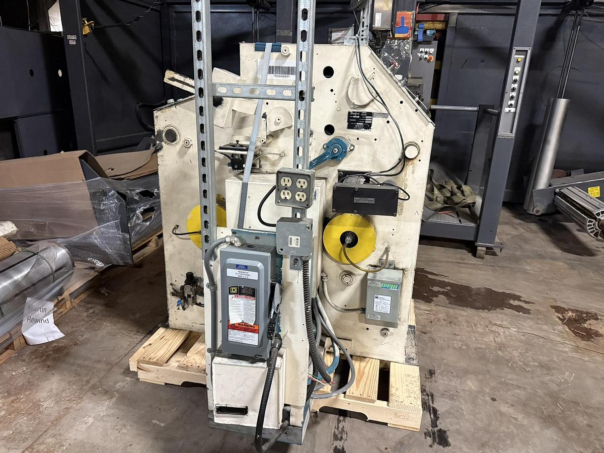 Used 32" WIDE STANFORD MAN ROLAND MODEL 152 FW DOCTOR REWINDER