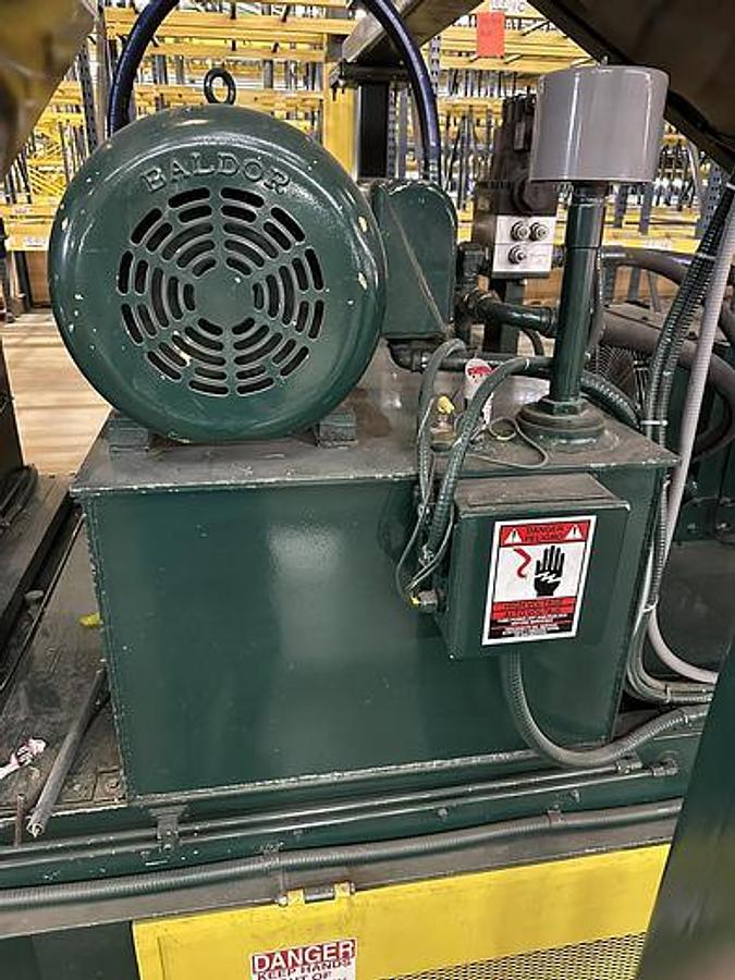 Used INTERNATIONAL BALER MODEL NA-1295-48 HORIZONTAL CLOSED DOOR BALER 30HP