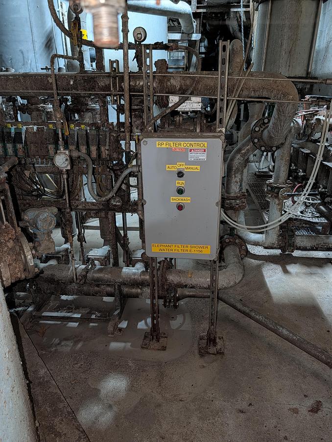 Used RONNINGEN-PETTER FILTER BANK (2) BANKS OF FIVE FILTERS - PENDING JA