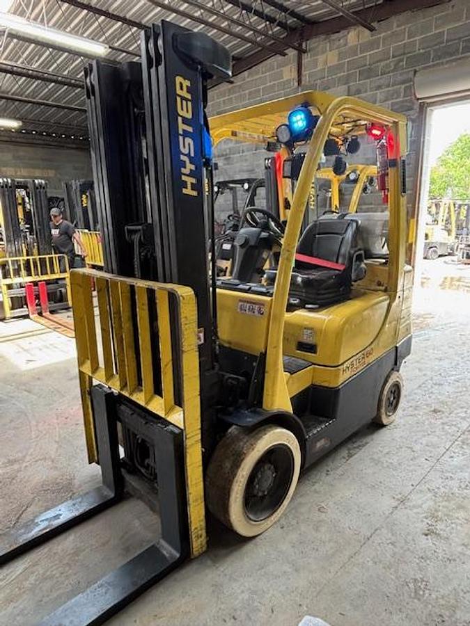 Used 6,000 LB. HYSTER S60FT SIDE SHIFT LH89"/RH187" NEW TIRES