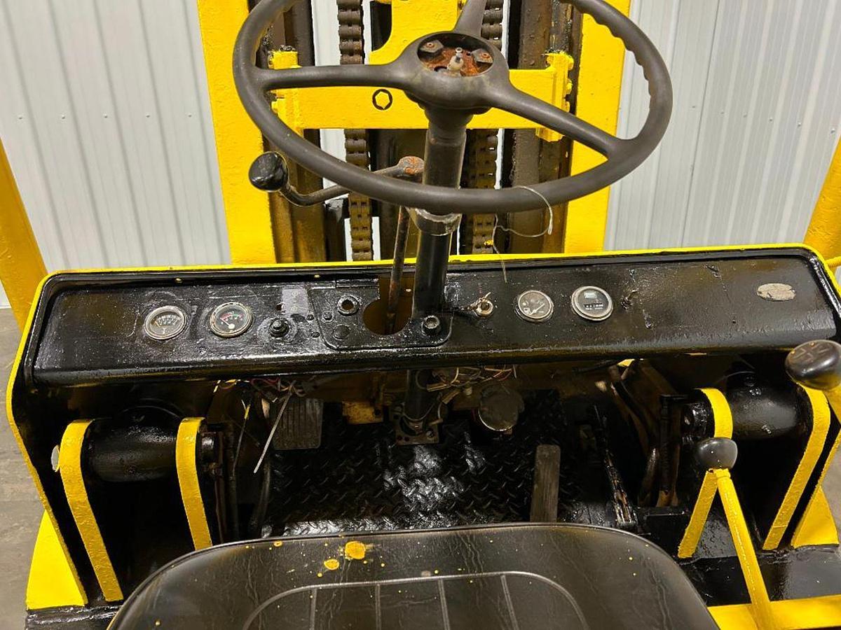 Used 15,000 LB CAPACITY HYSTER S150A 3 STAGE MAST RIGGING SPECIAL