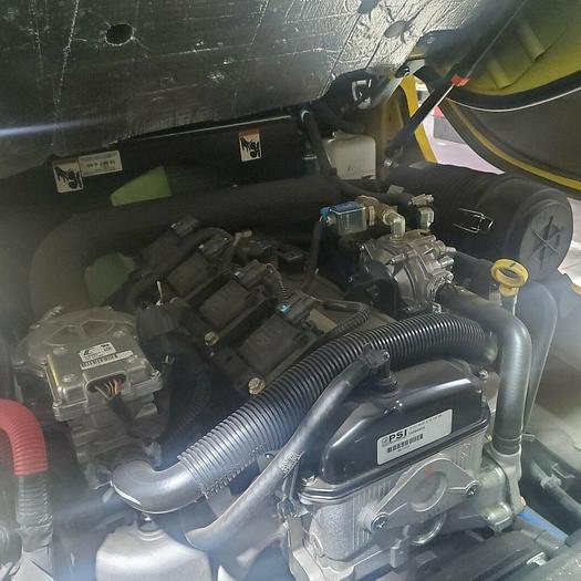 Used 6,000 POUND HYSTER 60XT PNEUMATIC TIRE FORKLIFT 2018 SIDE SHIFT AND FORK POSITIONER