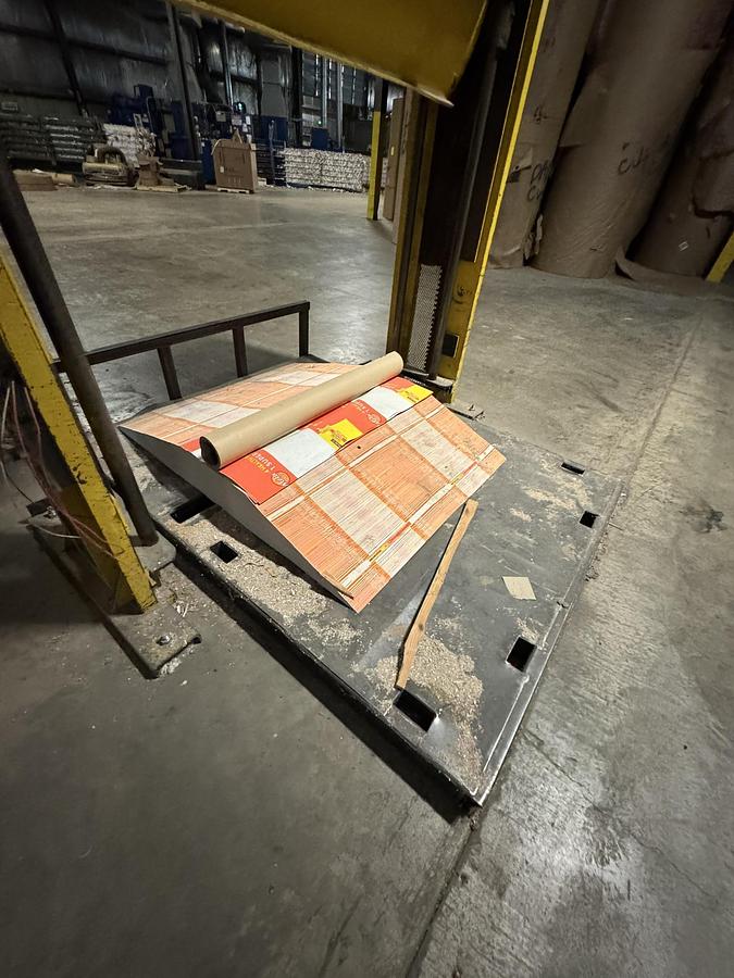 Used 42" WIDE PNEUMATIC ROLL SPLITTER 42" DIAMETERS