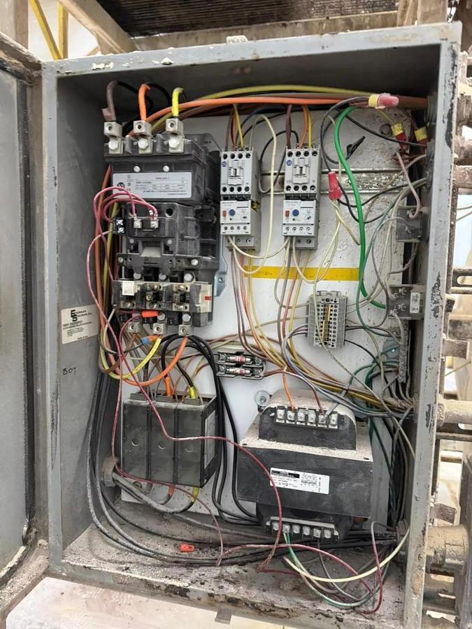 Used STAINLESS STEEL RIBBON BLENDER 135 CUBIC FEET