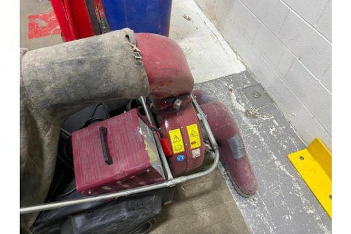 Used MINUTEMAN VAC 35 PV-7201-BP BATTERY POWERED FLOOR SWEEPER