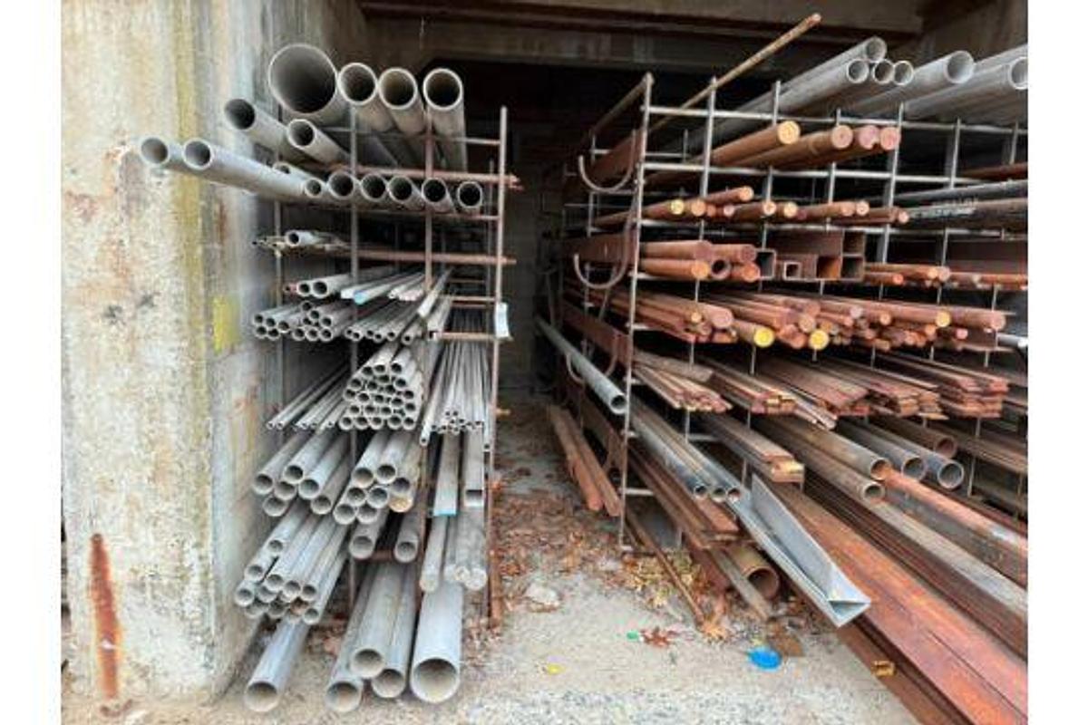 Used LARGE AMOUNT OF CAST, STAINLESS STEEL, ALUMINUM, GALVINIZED AND PVC PIPES