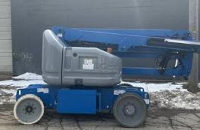 Used 2012 GENIEZ40/23NRJ ARTICULATED BOOMLIFT