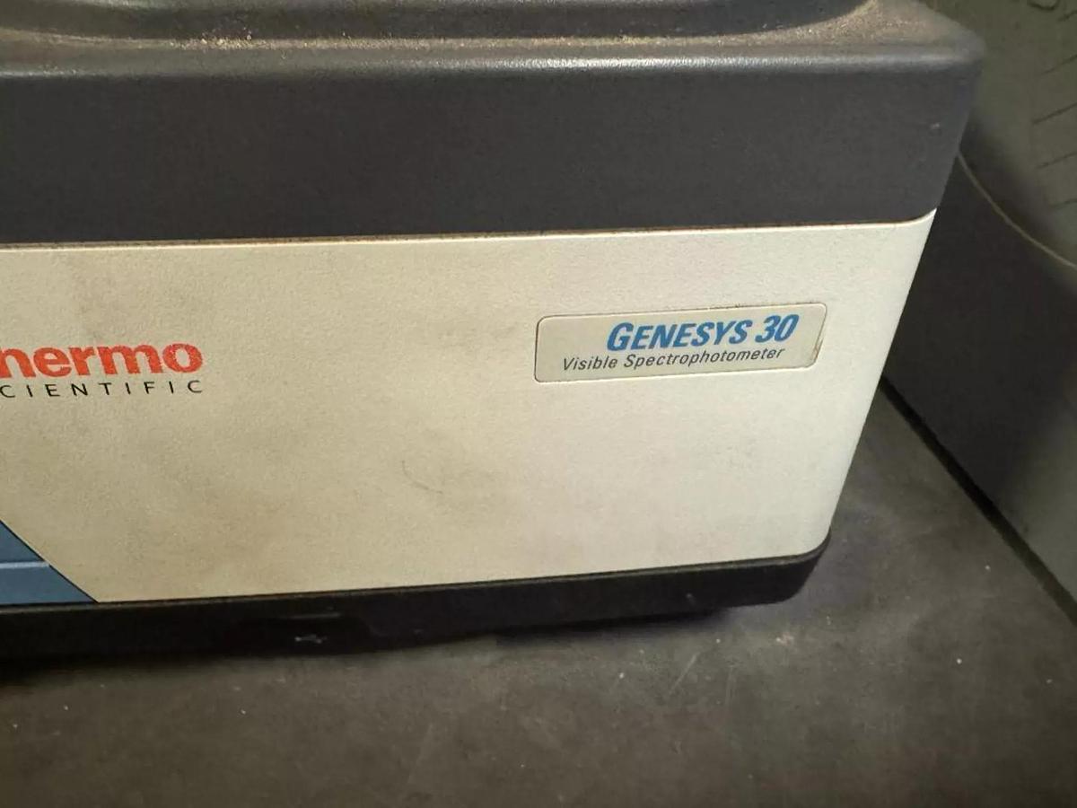 Used THERMO SCIENTIFIC GENESYS 30 VISIBLE SPECTROPHOTOMETER