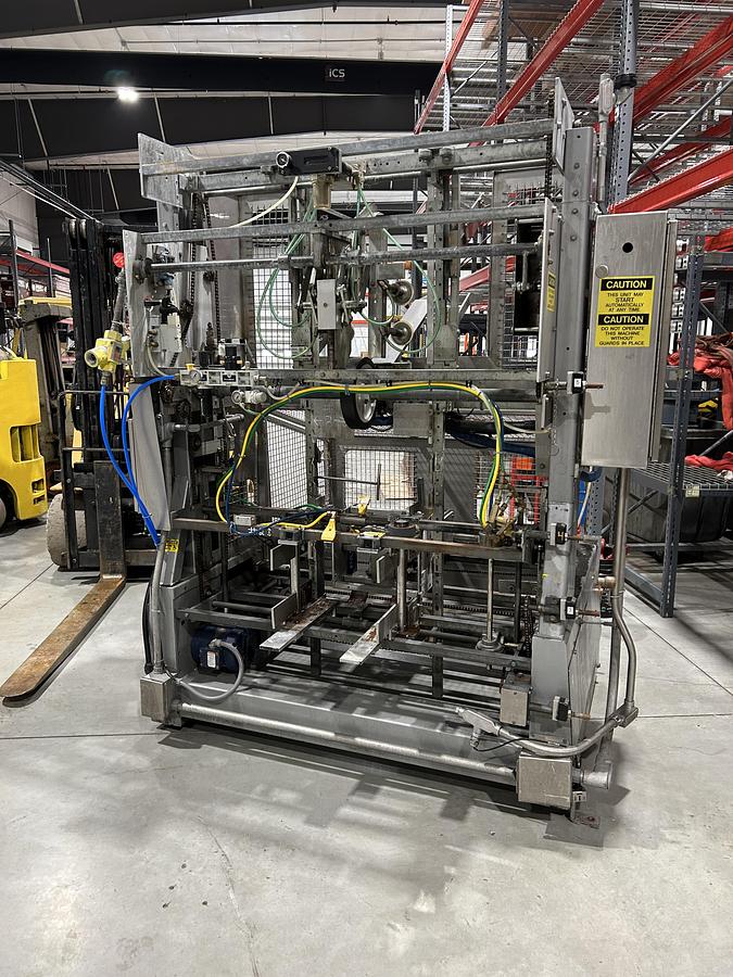 Used SWF SS#TF600VK ONE PIECE VERTICAL GLUE SEAL TRAY FORMER