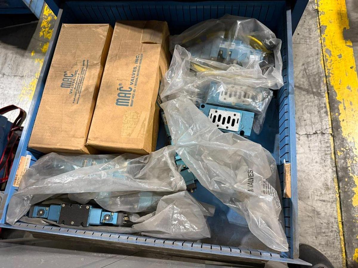 Used LYON 11 DRAWER TOOL CABINET