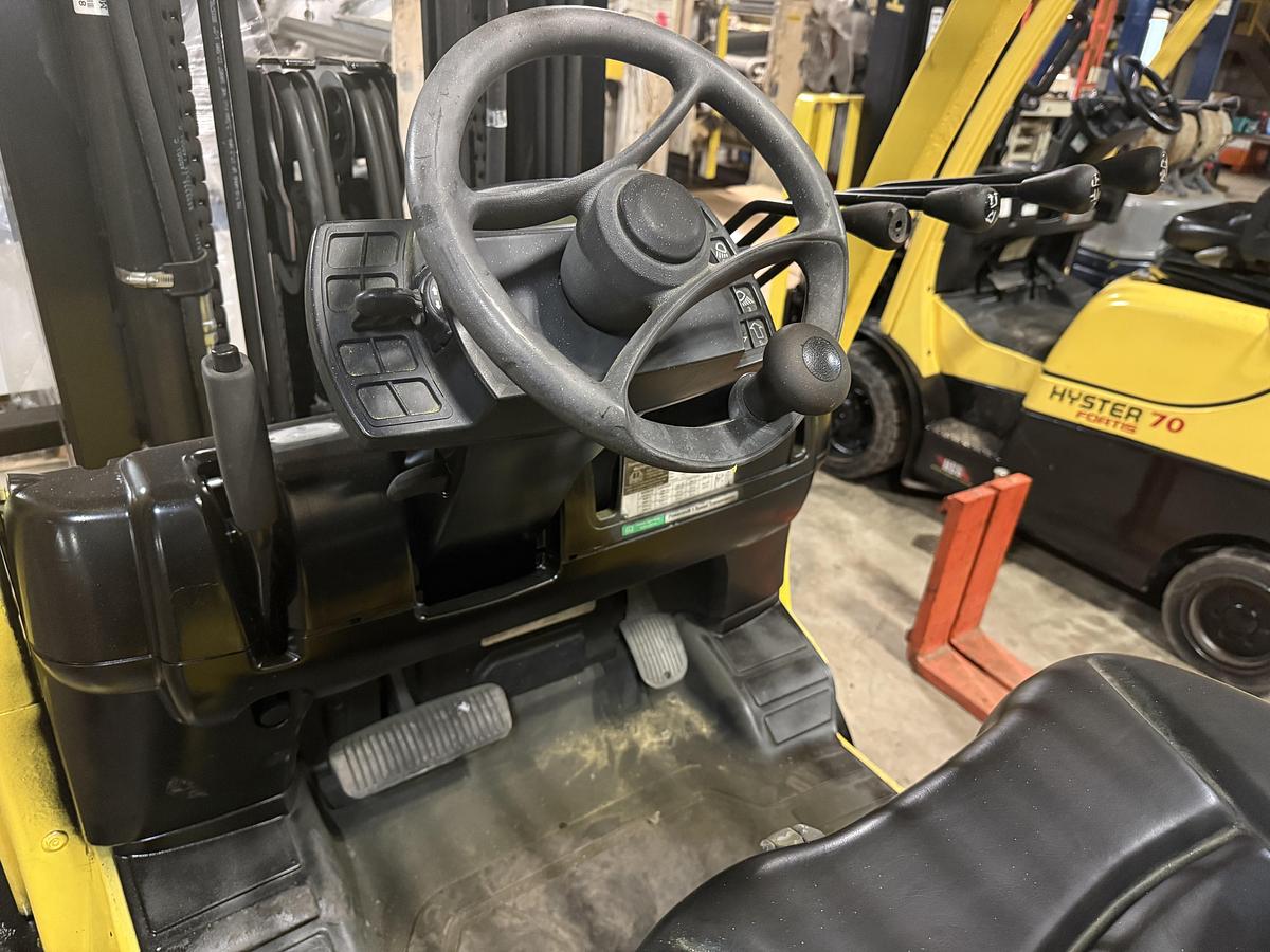 Used 8,000 POUND LB. HYSTER MODEL S80FT FORKLIFT WITH SIDESHIFT AND FORK POSITIONING