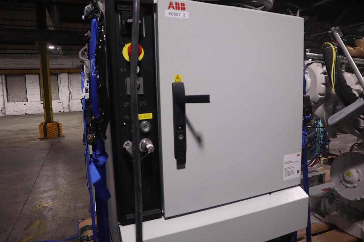 ABB MODEL IRB 6700-300/2.70 ROBOT 6-AXIS MANUFACTURED 2021