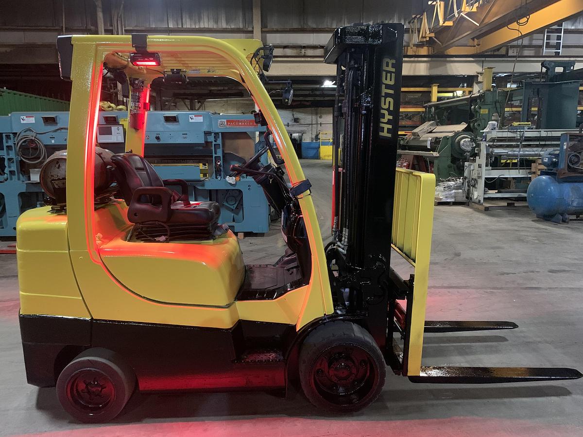 Used 7,000 POUND LB. HYSTER MODEL S70FT FORKLIFT SS/FP