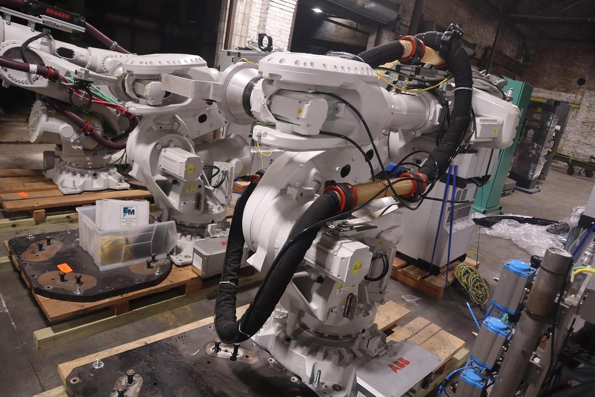 ABB MODEL IRB 6700-300/2.70 ROBOT 6-AXIS MANUFACTURED 2021