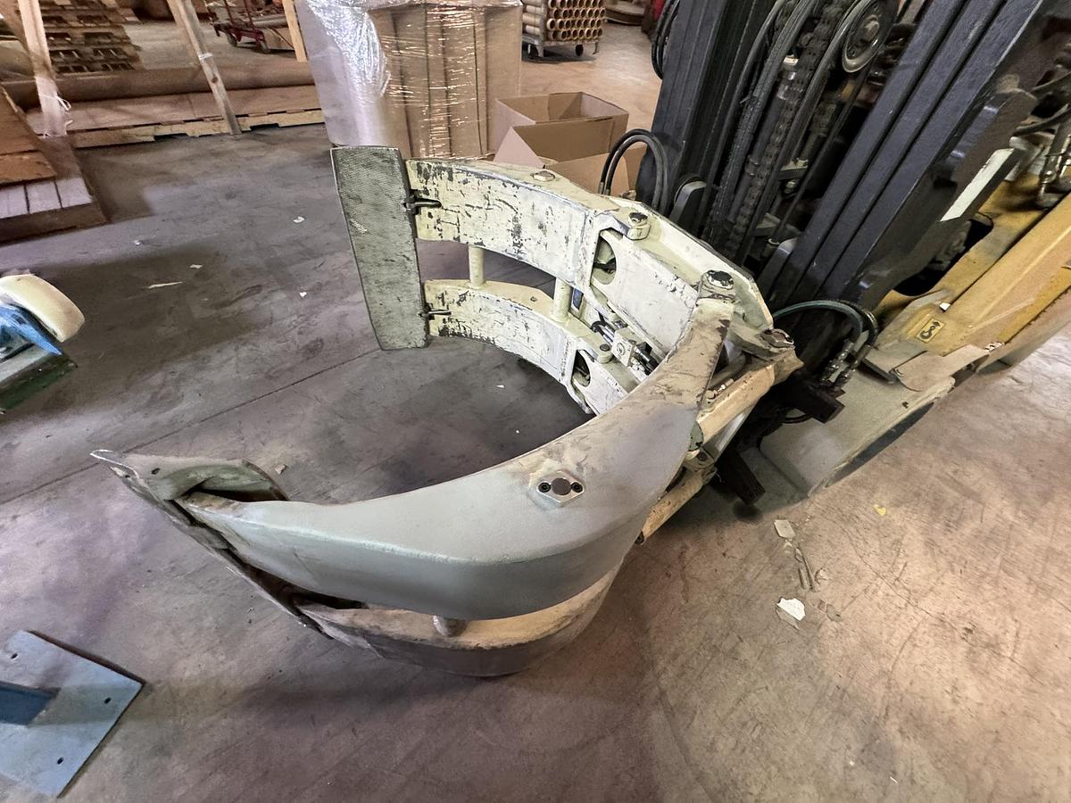 Used CATERPILLAR ROLL CLAMP TRUCK MODEL GC40KSTR WITH CASCADE CLAMP