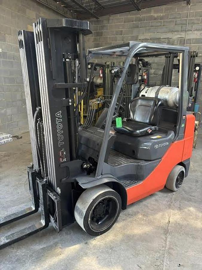 Used 6,000 LB TOYOTA MODEL 8FGCU30 LH89"/RH240 4-WAY HYDRAULICS WITH BALZONI SINGLE DOUBLE ATTACHMENT