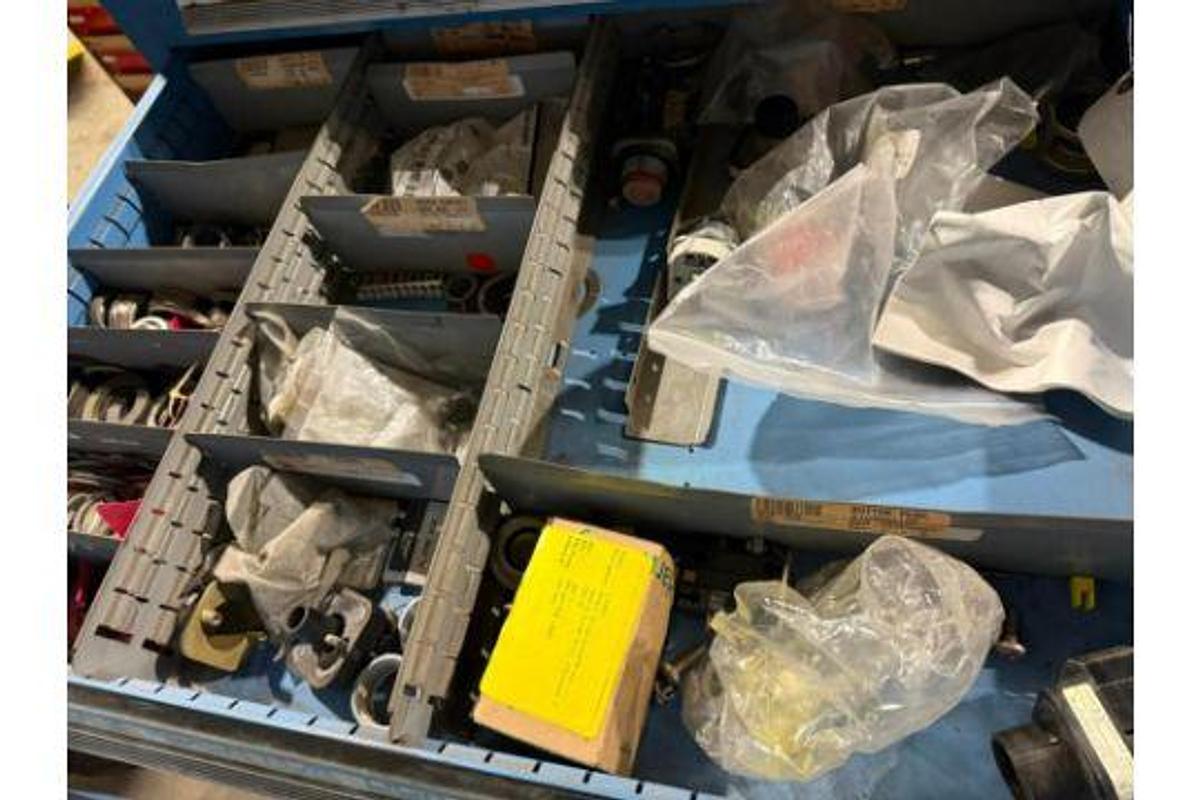 Used LYON 11 DRAWR TOOL CABINET CONTENTS NOT INCLUDED