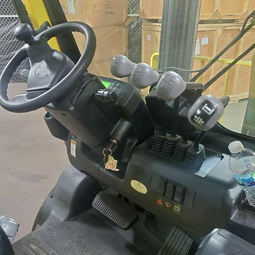 Used 6,000 POUND HYSTER 60XT PNEUMATIC TIRE FORKLIFT 2018 SIDE SHIFT AND FORK POSITIONER