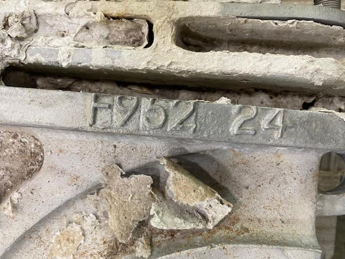 Used 24" EMERSON CLARKSON PNEUMATIC STAINLESS STEEL KNIFE GATE VALVE