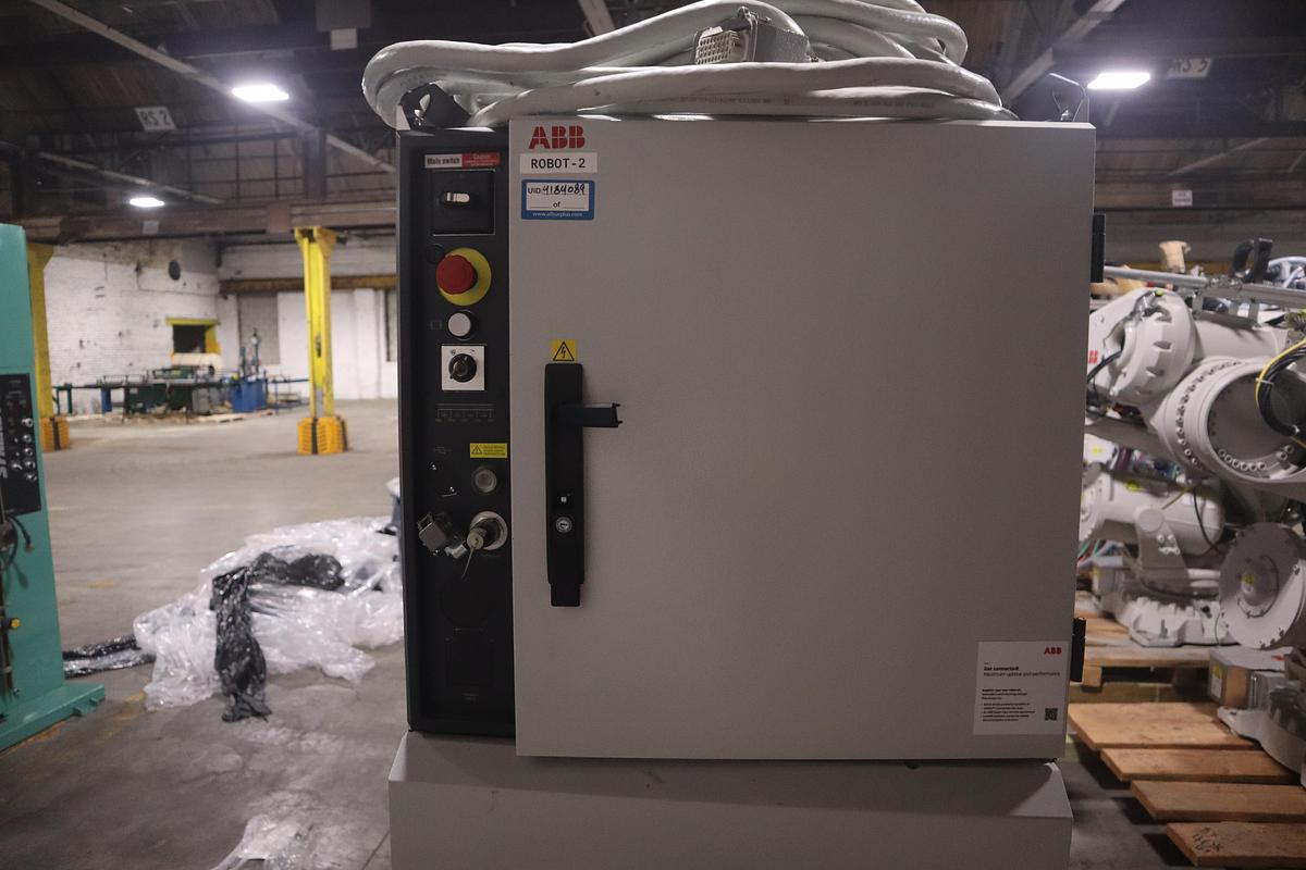 ABB MODEL IRB 6700-300/2.70 ROBOT 6-AXIS MANUFACTURED 2021