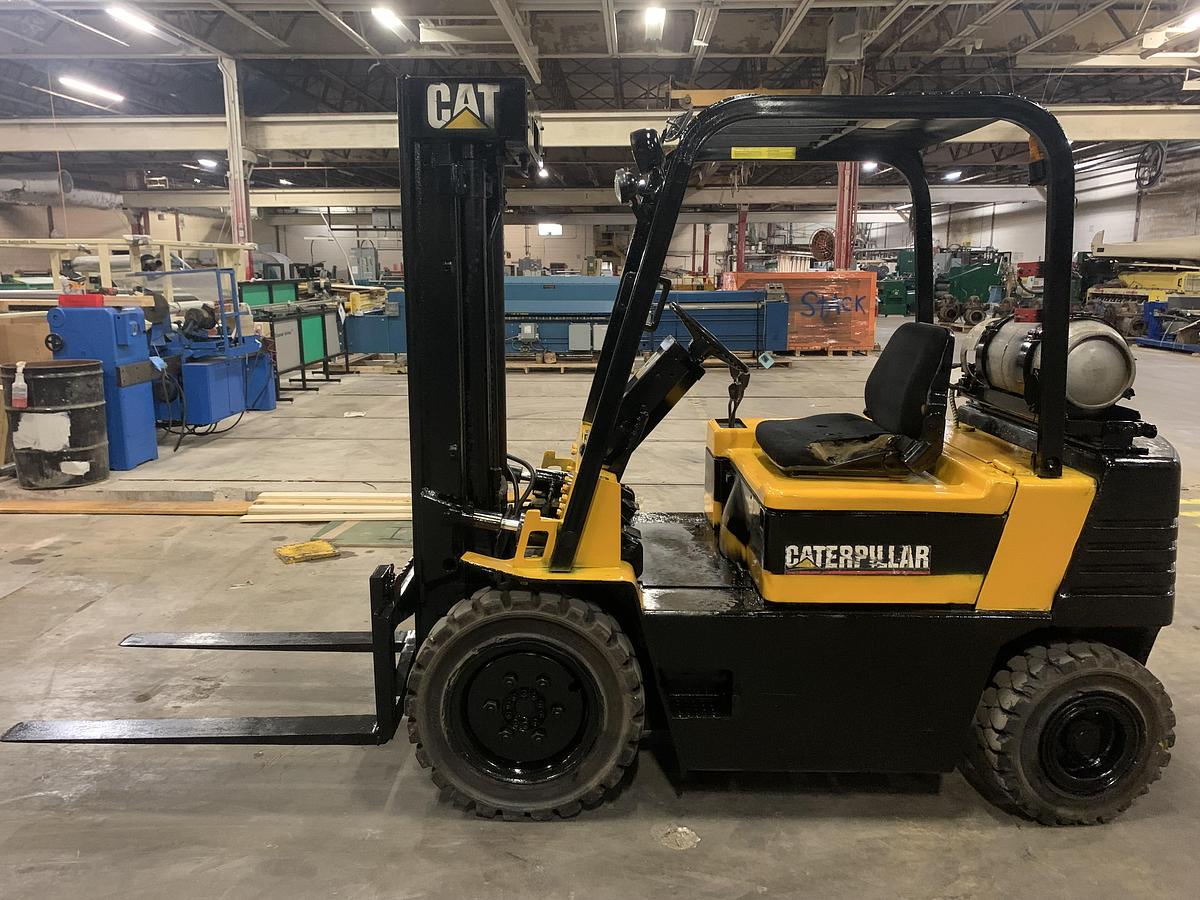 Used 5,000 LB. CATERPILLAR MDL V50E 3-STAGE MAST LH92"/RH173" 4-WAY HYDRAULIC VALVE CLASS IV