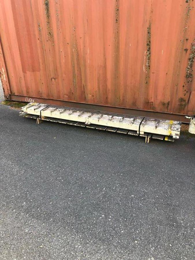 Used 118" (3000mm) WIDE JYLHAVAARA GUILLOTINE ROLL SPLITTER 60" DIAMETER