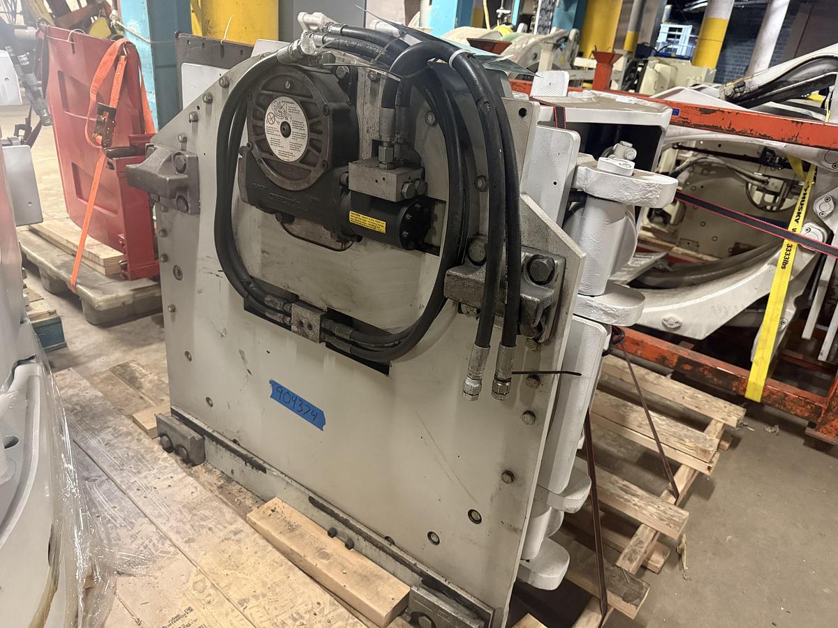 Used CASCADE MODEL 90F-RCS 60" DIA. ROLL CLAMP
