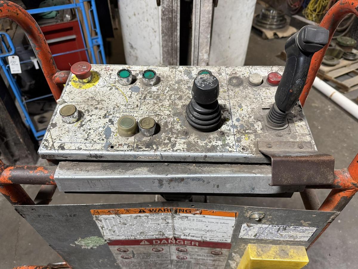 Used SKYJACK BOOM LIFT