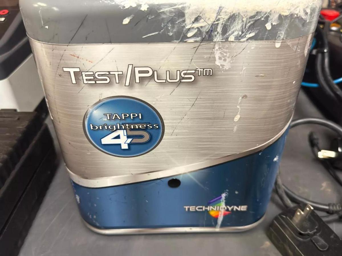 Used TECHNIDYNE TEST/PLUS TAPPI BRIGHTNESS 45 TESTER