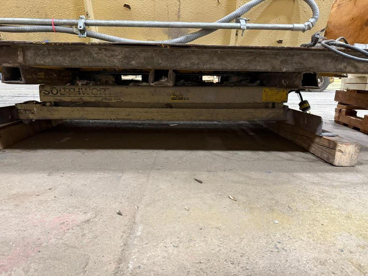 Used SOUTHWORTH SCISSOR LIFT TABLE 2,000 POUND CAPACITY 7'X4'X3'