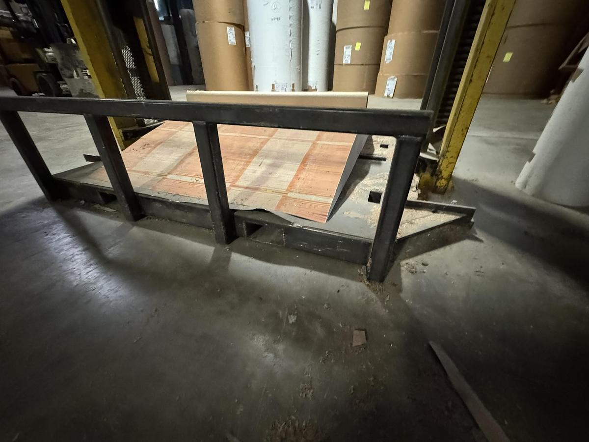 Used 42" WIDE PNEUMATIC ROLL SPLITTER 42" DIAMETERS