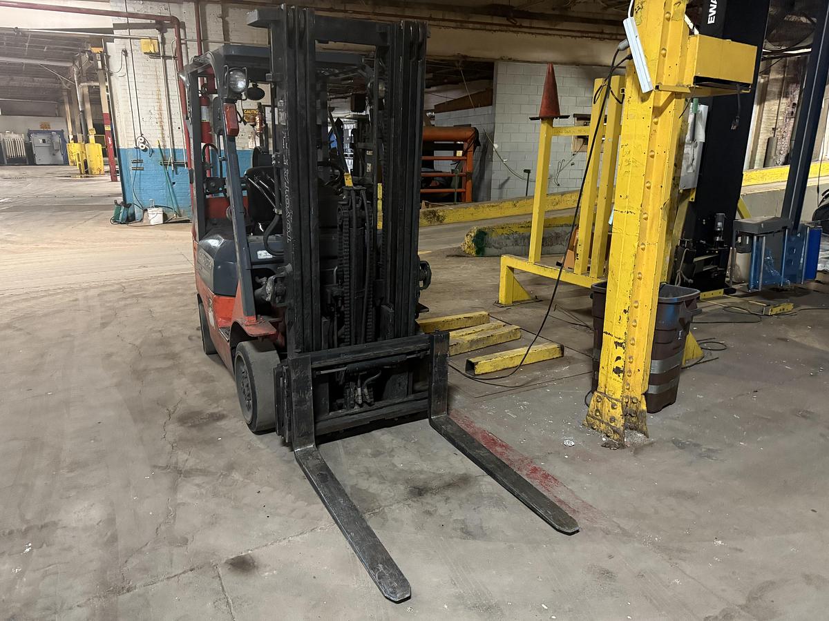 Used TOYOTA FORKLIFT