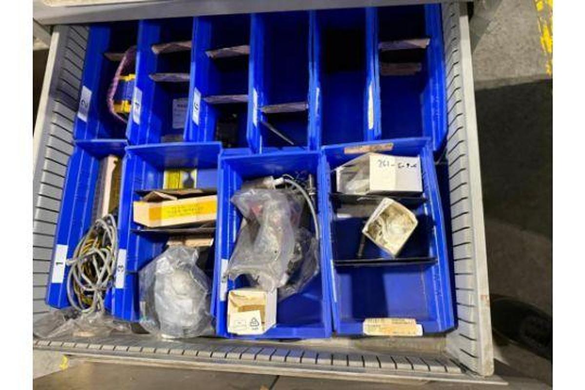 Used LYON 7 DRAWER TOOL CABINET CONTENTS NOT INCLUDED