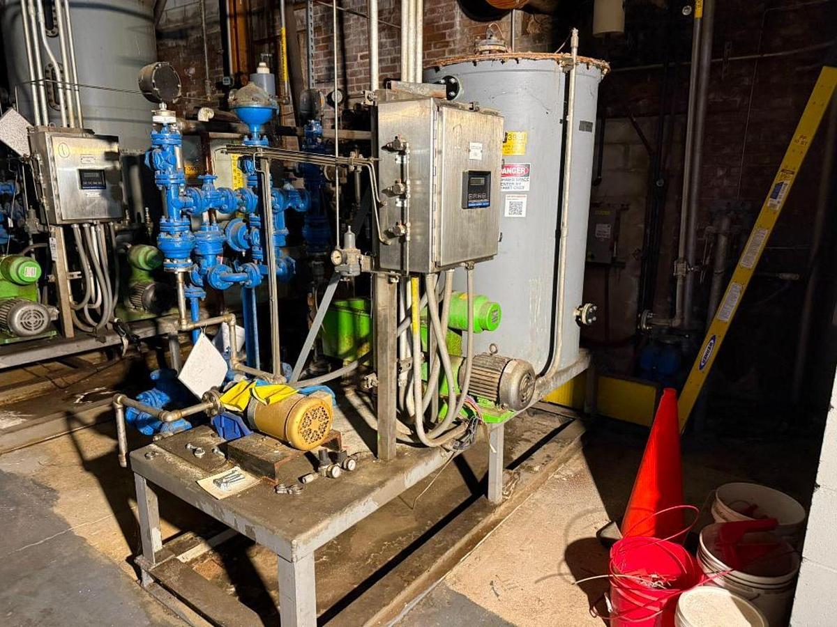 Used ELEVATED PUMP SKID WITH TANK AND CONTROLS