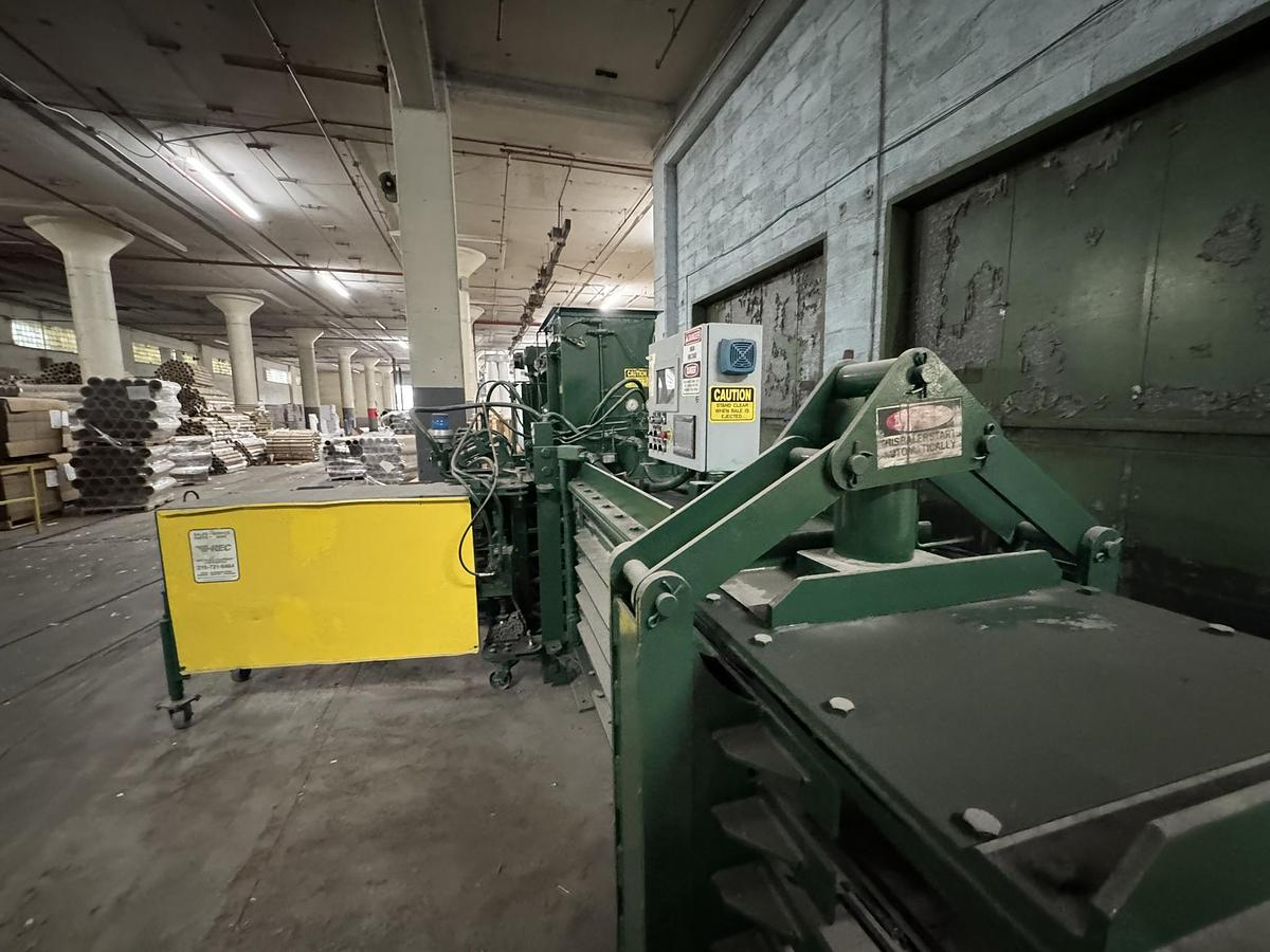 Used AMERICAN BALER MODEL 10357 HORIZONTAL AUTOTIE BALER 20 HP