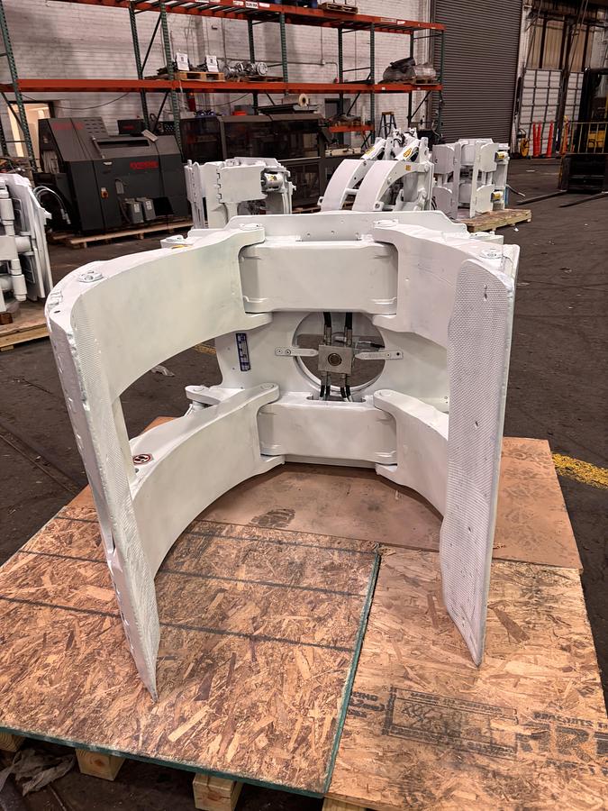 Used CASCADE MODEL 42H-RCP-4A-37202 60" DIA. ROLL CLAMP