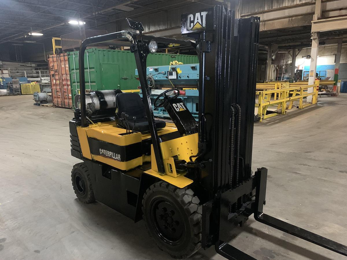 Used 5,000 LB. CATERPILLAR MDL V50E 3-STAGE MAST LH92"/RH173" 4-WAY HYDRAULIC VALVE CLASS IV