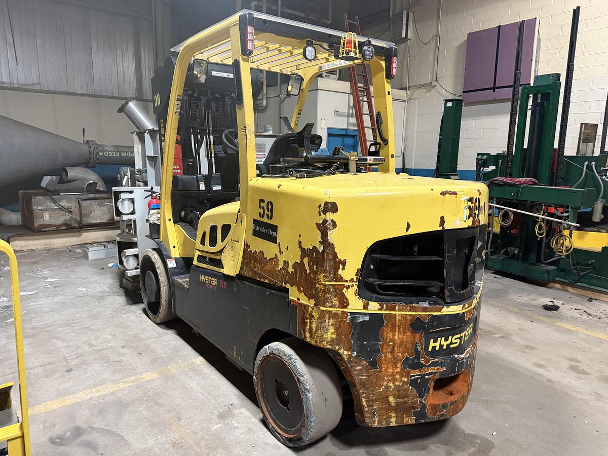 Used 15,500 POUND LB. HYSTER MODEL S155FT-32 WITH 75" CASCADE CLAMP SINGLE STAGE MAST LOW HOURS 2,800 EXTRA HEAVY LIFT CAPACITY 12,500 POUNDS