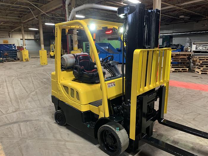 Used 6,000 POUND HYSTER S60FT FORKLIFT WITH SIDESHIFT 3-STAGE MAST