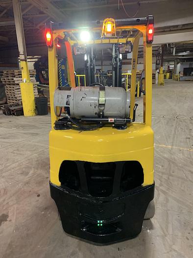 Used 6,000 POUND HYSTER S60FT FORKLIFT WITH SIDESHIFT 3-STAGE MAST