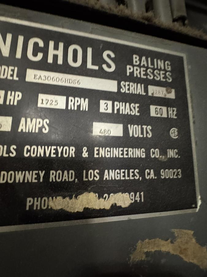 Used NICHOLS BALING PRESSES VERTICAL BALER
